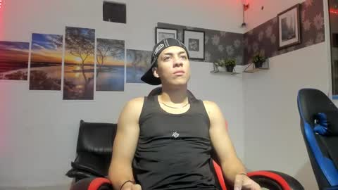 noah_flynn1 online show from 03/11/26, 08:42