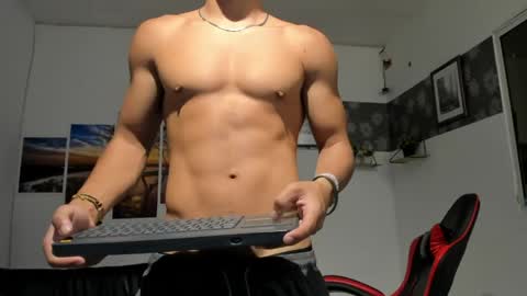 noah_flynn1 online show from 05/28/26, 10:23