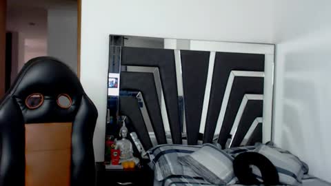 Noah Harris01 online show from 12/19/24, 10:00