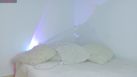 Snapshot of noah_lambert chatting on 12/16/25, 08:08 Noah online show from 12/16/25, 08:08