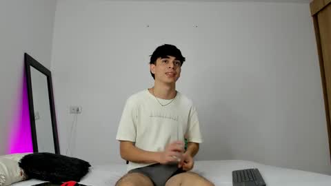 Snapshot of noah_loveboy chatting on 09/08/25, 08:41 Noah online show from 09/08/25, 08:41