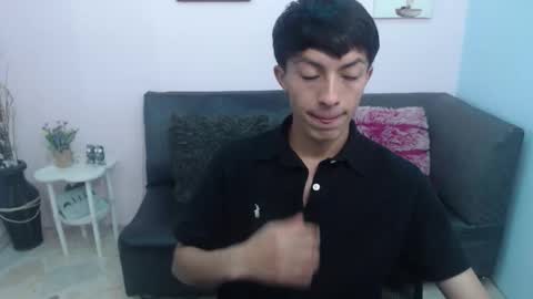 Snapshot of noah_peet chatting on 11/07/25, 11:43 Noah online show from 11/07/25, 11:43