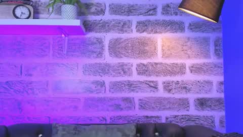    online show from 11/21/25, 12:04