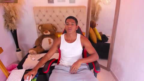 N O AH - S T H O  N E online show from 01/19/26, 03:10