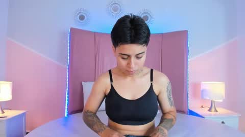 Snapshot of noah_wells_ chatting on 11/12/25, 07:57 Noah online show from 11/12/25, 07:57