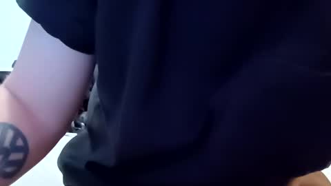 Snapshot of noah_wesley chatting on 03/05/25, 06:44 Noah Wesley online show from 03/05/25, 06:44