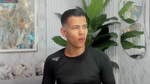 Snapshot of noahdark_ chatting on 08/01/26, 03:17 NOAH online show from 08/01/26, 03:17