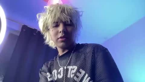 Noah online show from 03/17/26, 01:43