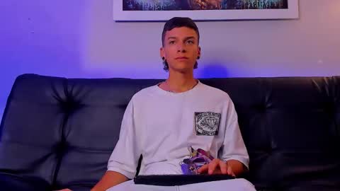 noahh_sky online show from 04/25/26, 04:15