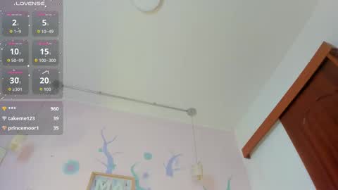 Snapshot of noahperezz chatting on 10/27/25, 03:43 noahperezz online show from 10/27/25, 03:43