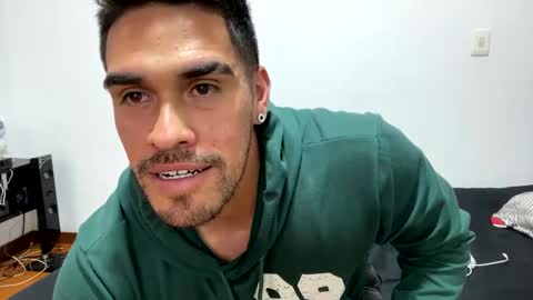 Snapshot of noahsexx98 chatting on 09/22/25, 03:47 noahsexx98 online show from 09/22/25, 03:47