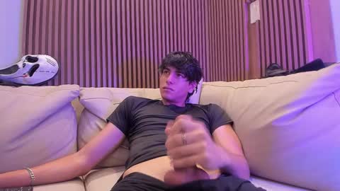 Snapshot of noahx_valko chatting on 12/15/25, 04:55 noahx_valko online show from 12/15/25, 04:55