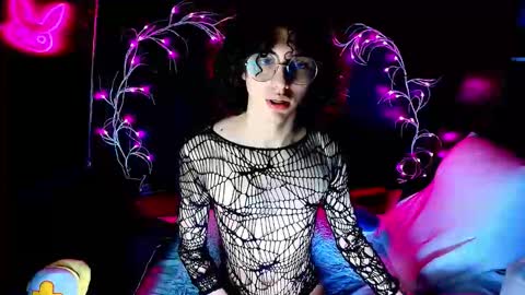 Snapshot of noahxtar chatting on 09/29/25, 12:38 Noah Xtar online show from 09/29/25, 12:38