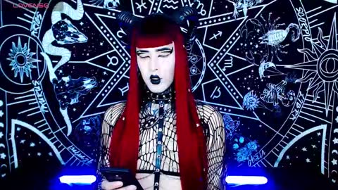 caroline online show from 09/28/25, 11:32