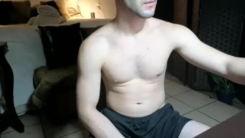 Snapshot of nobudget06 chatting on 02/13/25, 02:12 nobudget06 online show from 02/13/25, 02:12