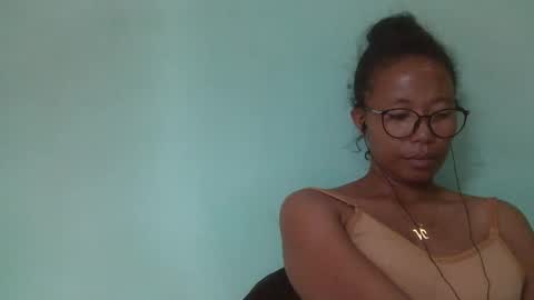 Snapshot of noellah chatting on 03/03/25, 12:48 noellah online show from 03/03/25, 12:48