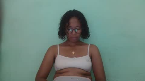 Snapshot of noellah chatting on 03/05/25, 06:33 noellah online show from 03/05/25, 06:33