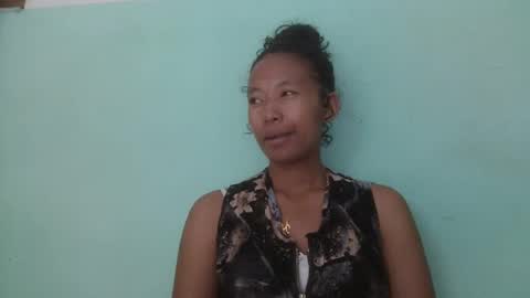 Snapshot of noellah chatting on 03/06/25, 05:24 noellah online show from 03/06/25, 05:24