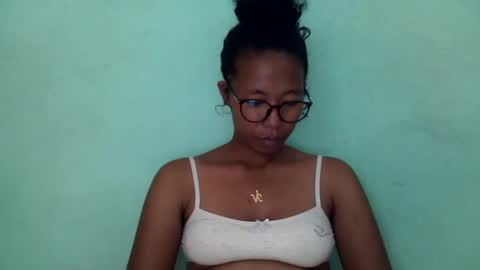 Snapshot of noellah chatting on 03/06/25, 12:52 noellah online show from 03/06/25, 12:52