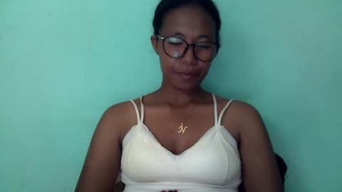 Snapshot of noellah chatting on 03/08/25, 04:06 noellah online show from 03/08/25, 04:06