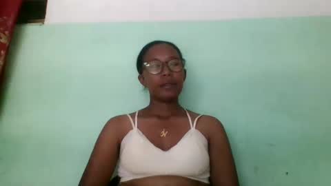 Snapshot of noellah chatting on 03/09/25, 04:22 noellah online show from 03/09/25, 04:22