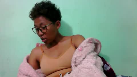 Snapshot of noellah chatting on 09/14/25, 07:13 noellah online show from 09/14/25, 07:13