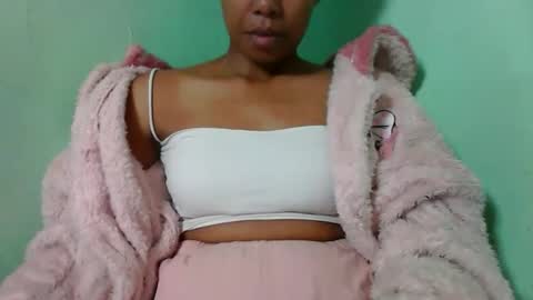 Snapshot of noellah chatting on 10/08/25, 07:06 noellah online show from 10/08/25, 07:06