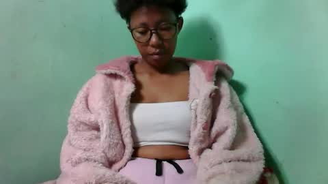 Snapshot of noellah chatting on 10/09/25, 05:27 noellah online show from 10/09/25, 05:27