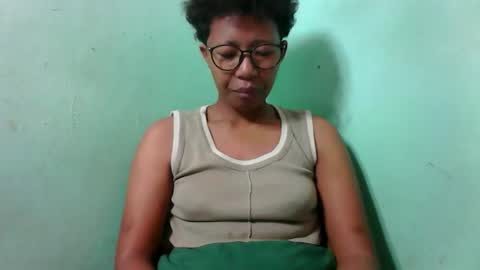 Snapshot of noellah chatting on 10/13/25, 06:24 noellah online show from 10/13/25, 06:24