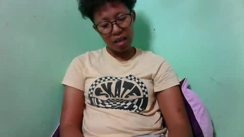 Snapshot of noellah chatting on 10/15/25, 08:03 noellah online show from 10/15/25, 08:03