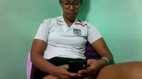 Snapshot of noellah chatting on 10/16/25, 05:19 noellah online show from 10/16/25, 05:19