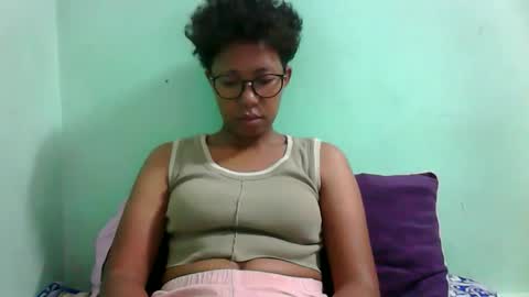 Snapshot of noellah chatting on 10/21/25, 04:57 noellah online show from 10/21/25, 04:57