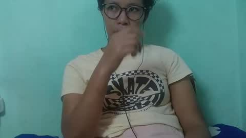 Snapshot of noellah chatting on 12/15/25, 08:07 noellah online show from 12/15/25, 08:07