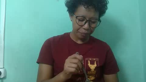 Snapshot of noellah chatting on 12/16/25, 08:30 noellah online show from 12/16/25, 08:30