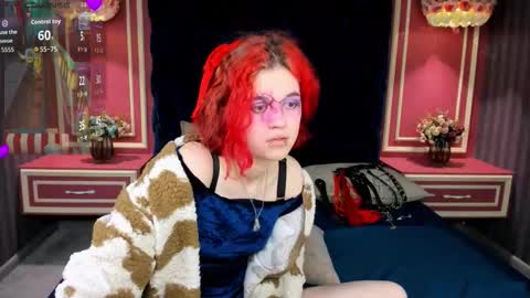 Snapshot of noellegothicshadow chatting on 11/29/25, 11:30 Elly online show from 11/29/25, 11:30