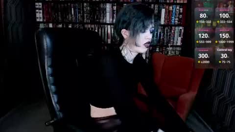 Snapshot of noellegothicshadow chatting on 07/06/26, 02:52 Elly online show from 07/06/26, 02:52