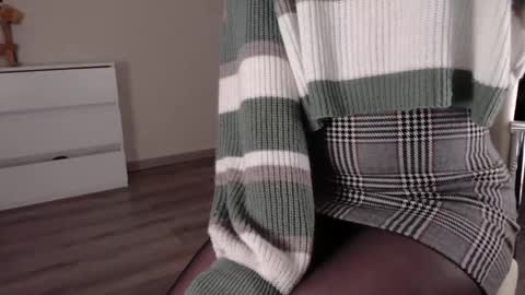 Snapshot of noelleneptune chatting on 02/18/25, 02:38 noelleneptune online show from 02/18/25, 02:38