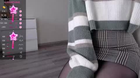 Snapshot of noelleneptune chatting on 09/20/25, 10:38 noelleneptune online show from 09/20/25, 10:38