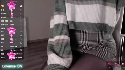 Snapshot of noelleneptune chatting on 11/20/25, 03:01 noelleneptune online show from 11/20/25, 03:01