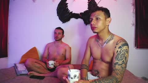 noha_and_iam1 online show from 04/12/26, 11:26