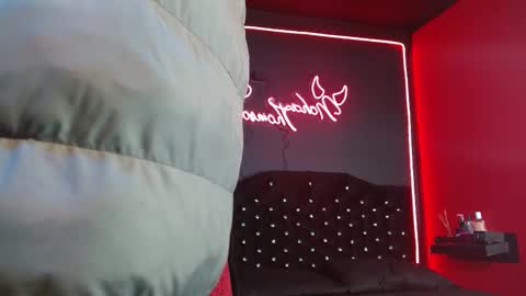 Noha Thomson online show from 03/07/26, 07:44