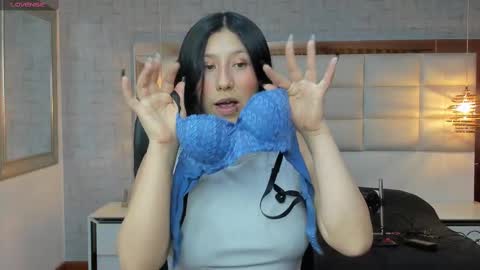 Snapshot of nohemi_louse chatting on 09/09/25, 07:13 Nohemi online show from 09/09/25, 07:13