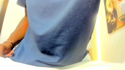 Snapshot of noir_king0 chatting on 02/14/26, 03:03 noir_king0 online show from 02/14/26, 03:03