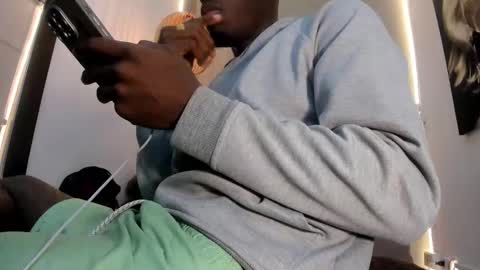 Snapshot of noir_king0 chatting on 02/20/26, 06:26 noir_king0 online show from 02/20/26, 06:26