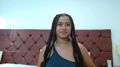 Snapshot of noiravale chatting on 05/22/26, 10:26 Noira Vale online show from 05/22/26, 10:26