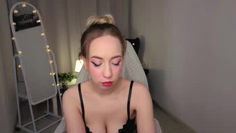 Isabelle online show from 02/16/26, 10:17