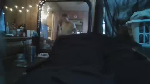 Snapshot of noliana420 chatting on 11/17/25, 10:37 Noliana online show from 11/17/25, 10:37