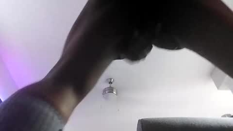 nomnom1970 online show from 02/09/25, 06:05