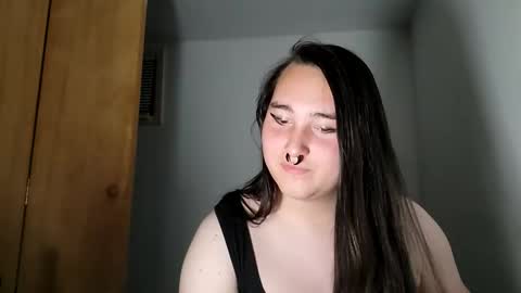 nonbinarybeauty20 online show from 10/15/25, 04:01