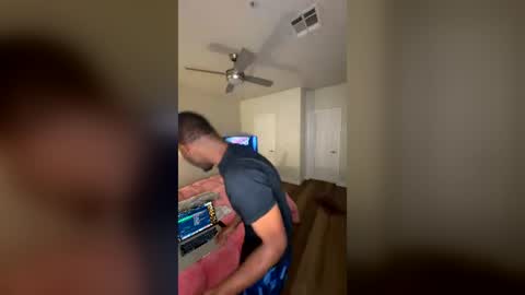 nonchalantii online show from 06/17/26, 04:15